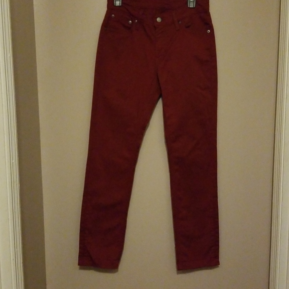 Dark red excellent used condition Levi's